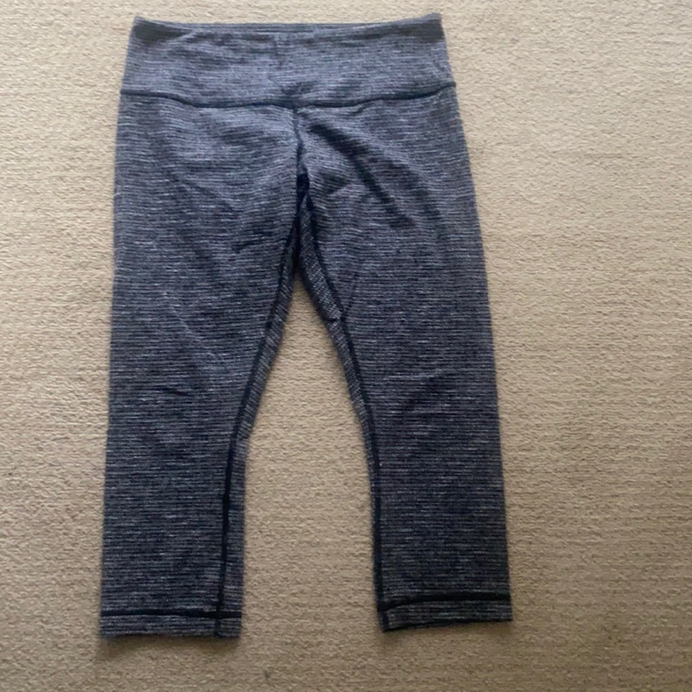 Lululemon cropped pants